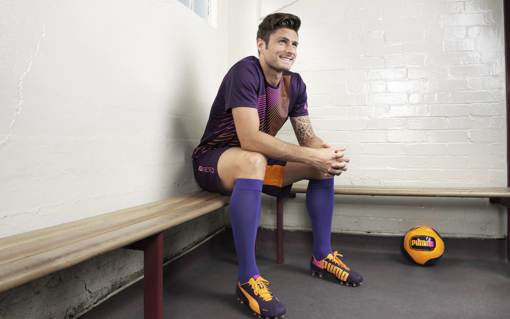 JackeyLove意外战胜法国队,战术调整引爆全场!引发球迷热议